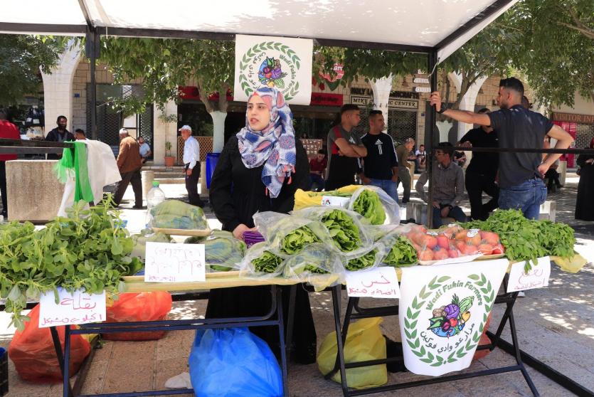 خلال فعاليات افتتاح سوق المزارعين في بيت لحم