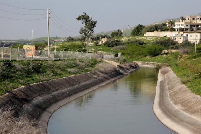 قناة الملك عبدالله التي يجري تخزين المياه الأردنية فيها 