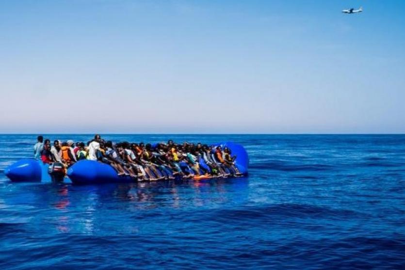 قارب مهاجرين -أرشيف-