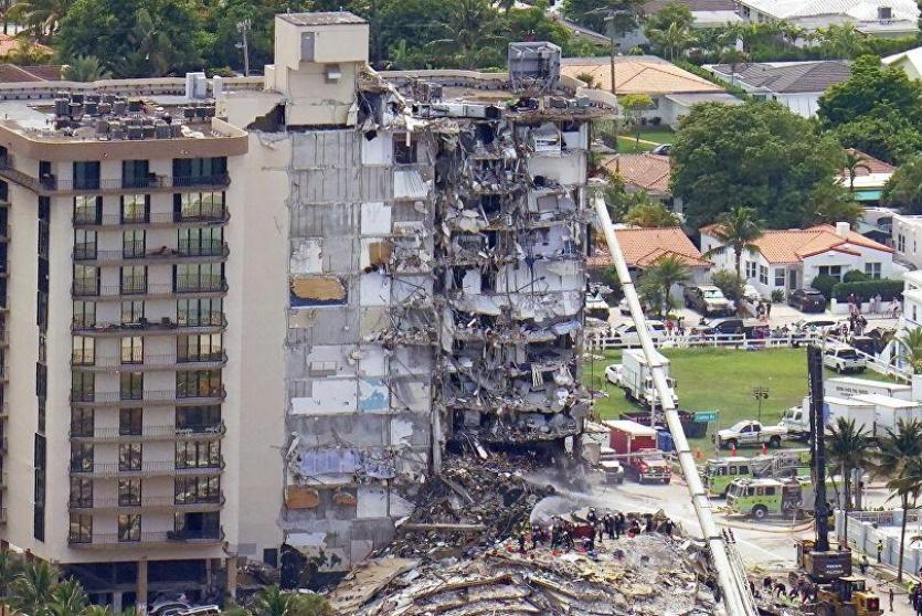 انهيار مبنى في فلوريدا - ارشيف 