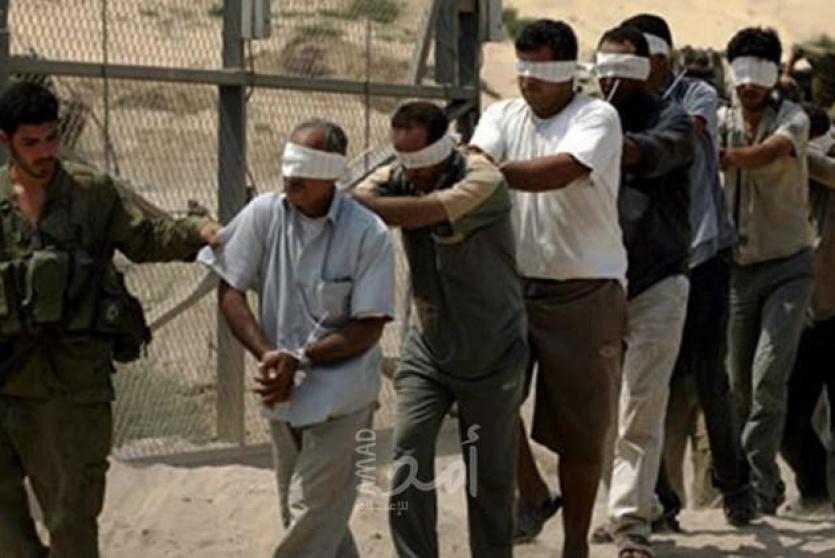 قوات القمع الإسرائيلية تنكل بالأسرى داخل السجون - أرشيف
