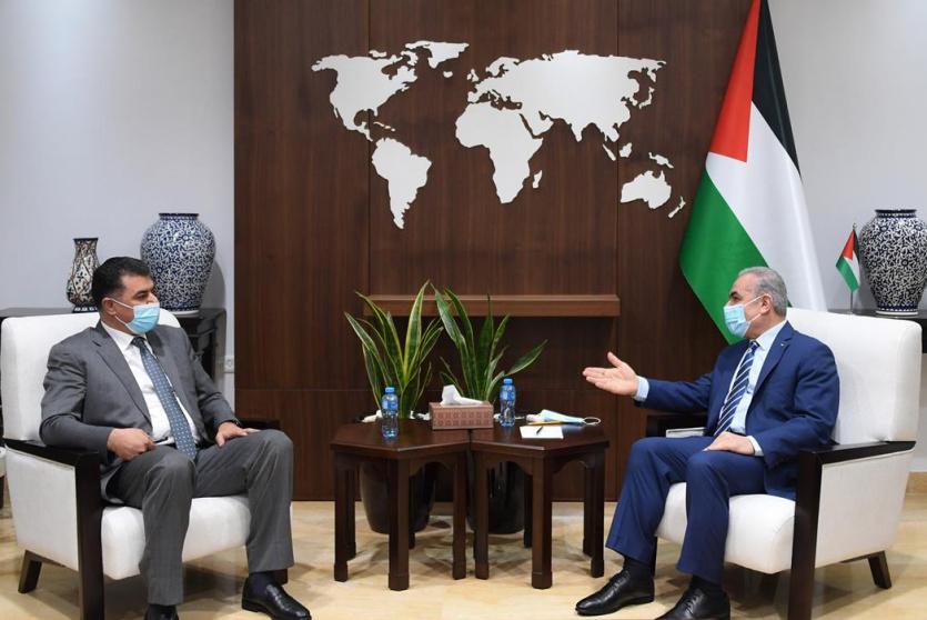 رئيس الوزراء محمد اشتية ووزير الزراعة الأردني  خالد الحنيفات