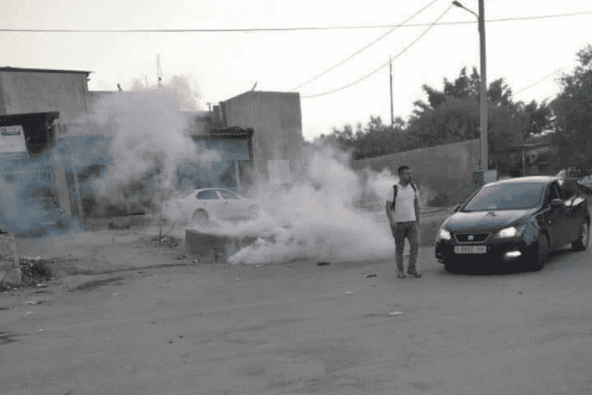 الاحتلال يطارد عمالا قرب نعلين 
