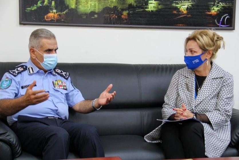  اللواء يوسف الحلو  خلال اجتماع مع رئيسة بعثة الشرطة الاوربية في فلسطين