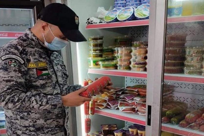 ضبط مواد غذائية منتهية الصلاحية - ارشيف 