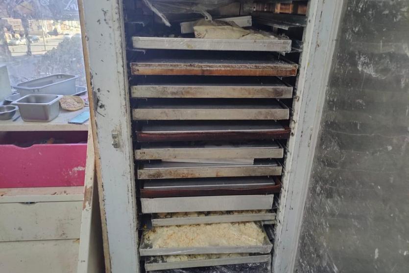 إغلاق مخبز في مدينة رام الله
