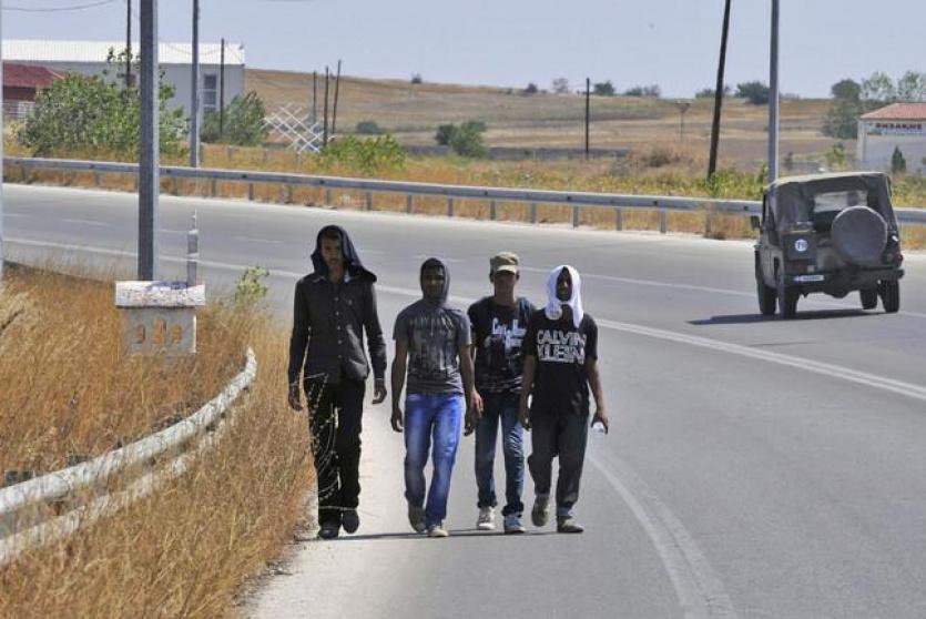 اليونان.. مقتل 7 مهاجرين وإصابة آخرين جراء حادث مروري