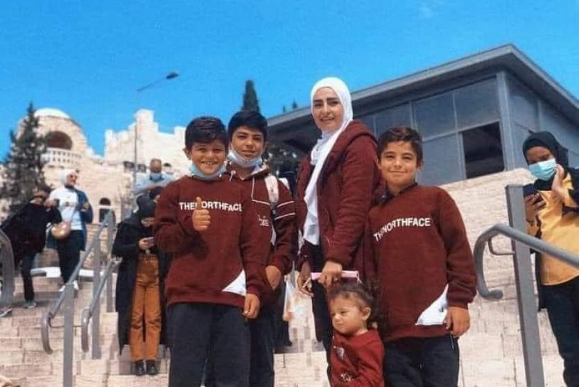 صابرين ياسر خويرة وأطفالها 