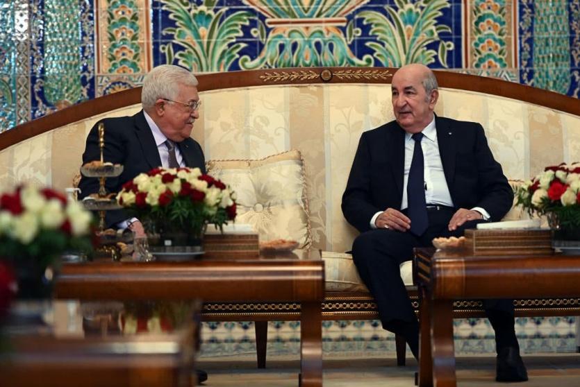 الرئيس محمود عباس في الجزائر 