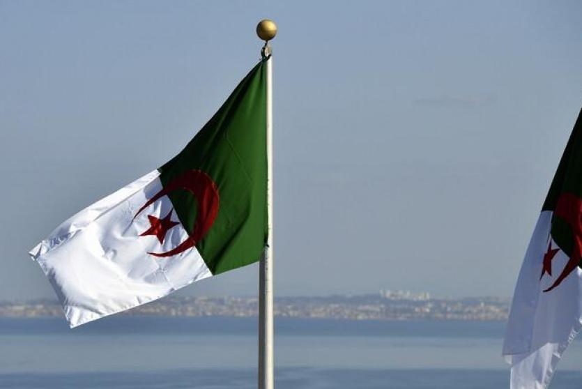 فرنسا تقرر فتح أرشيفها الخاص بحرب الجزائر