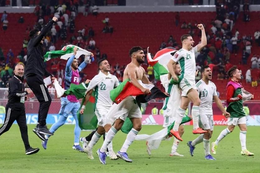احتفال المنتخب الجزائري بالفوز