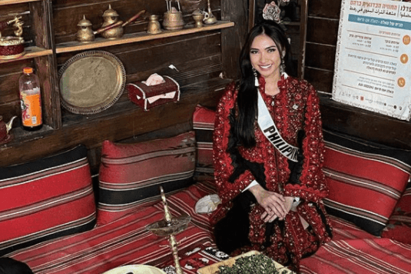 ملكة جمال الفلبين ترتدي الزي الفلسطيني مدعية أنه إسرائيلي