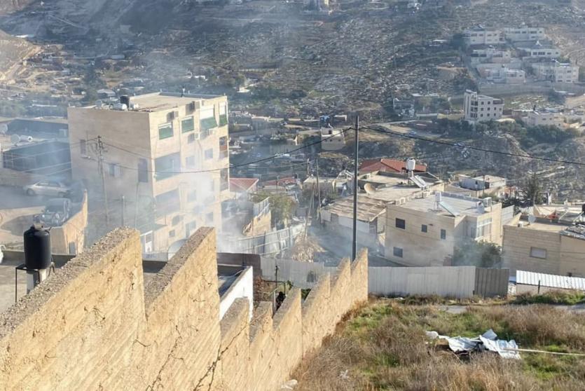 مواجهات مع الاحتلال قرب منزل في جبل المكبر