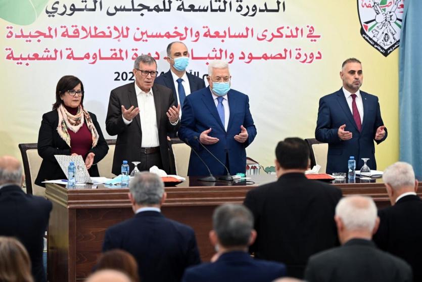 الرئيس محمود عباس خلال ترؤسه اجتماع المجلس الثوري لحركة 