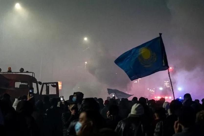 احتجاجات غير مسبوقة في كازاخستان.. والرئيس يعلن الطوارئ