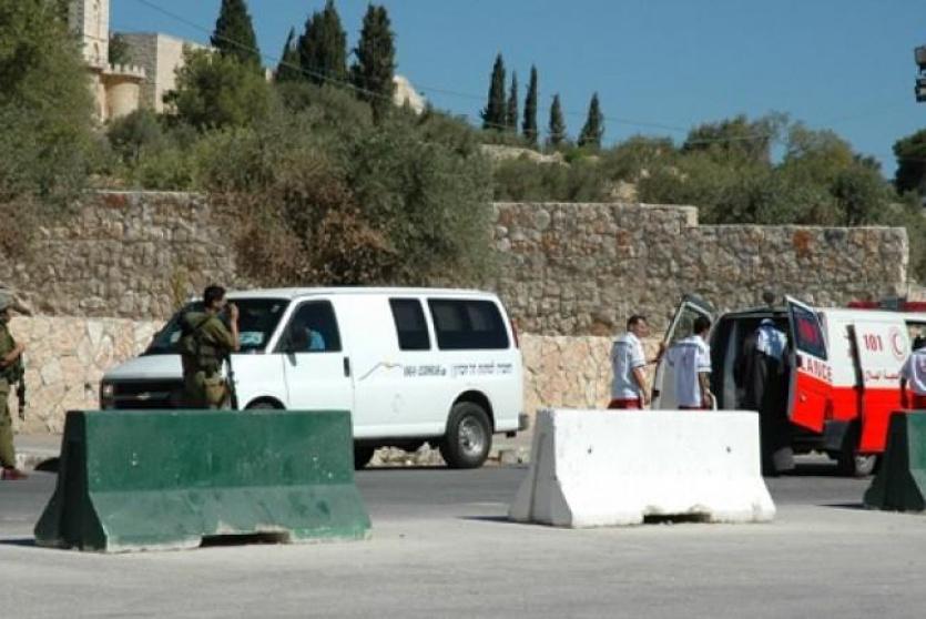 قوات الاحتلال تتواجد بالقرب من حاجز عسكري في مدينة الخليل