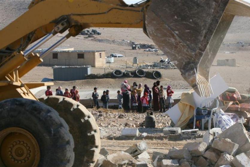 جرافات الاحتلال الإسرائيلي تهدم قرية العراقيب بالنقب المحتل - أرشيف