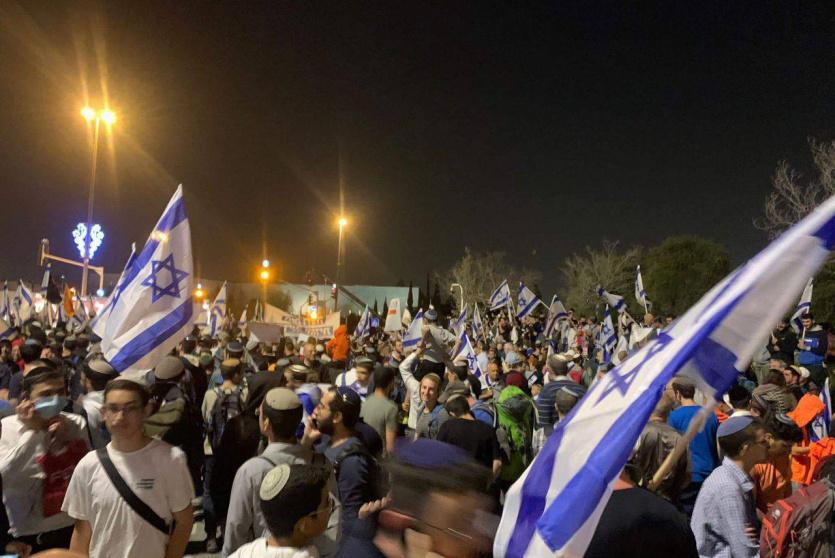 أنصار اليمين برئاسة نتنياهو يتظاهرون للمطالبة بإسقاط حكومة بينت
