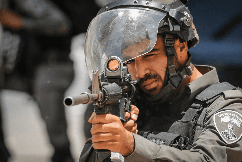 جندي في جيش الاحتلال - ارشيف