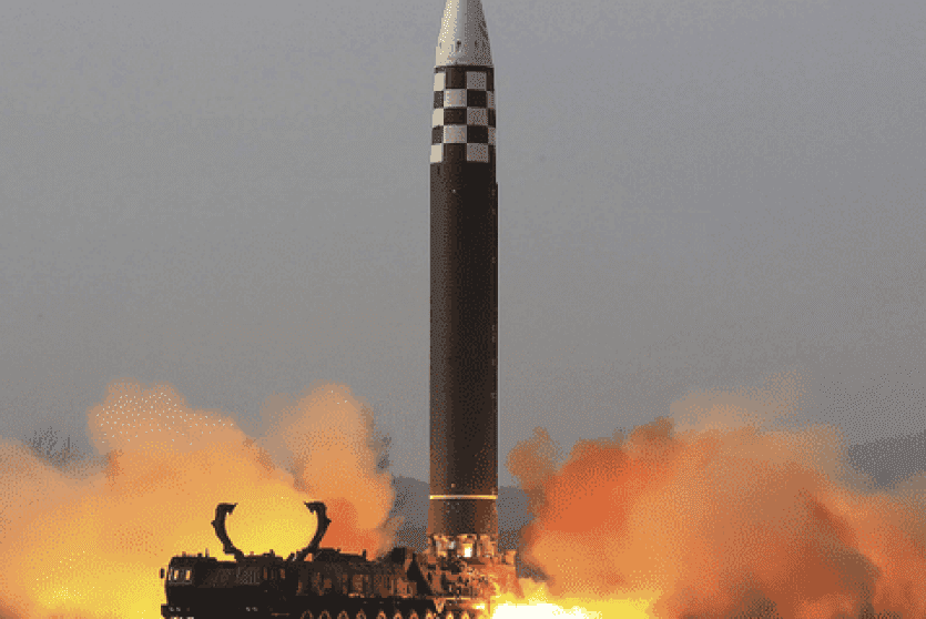 كوريا الشمالية تطلق 3 صواريخ باليستية