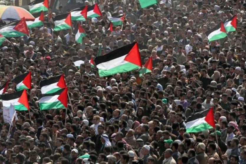 مسيرة حاشدة في طولكرم تنديدا بالعدوان الإسرائيلي على جنين