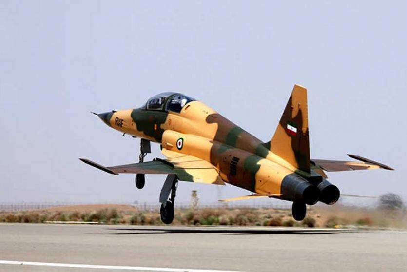 طائرة حربية إيرانية