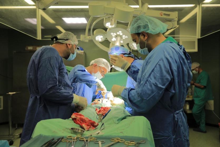 وفد طبي لزراعة الكلى يصل غزة ويباشر عملياته
