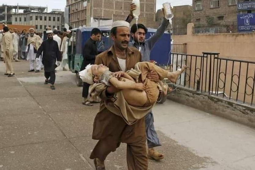 إجلاء ضحايا الزلزال في أفغانستان