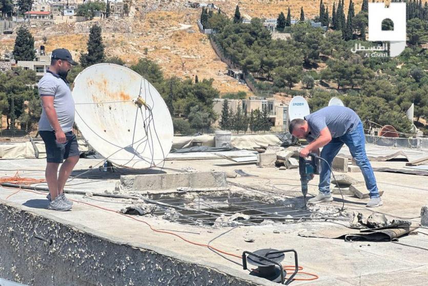  المواطن فريد جابر على يجبر على هدم منزله في حي وادي الجوز شرق القدس