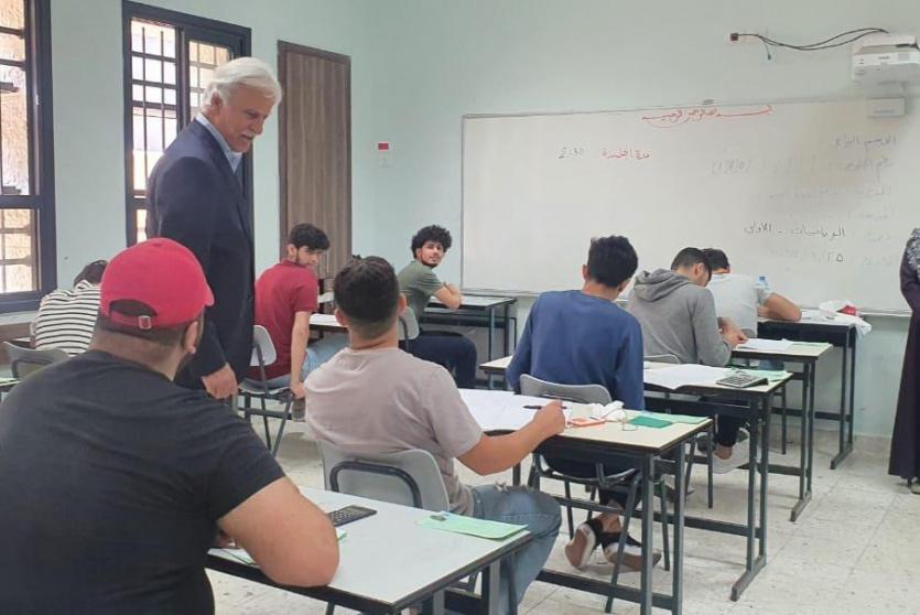 وزير التربية خلال تفقد سير امتحان الثانوية العامة - ارشيفية