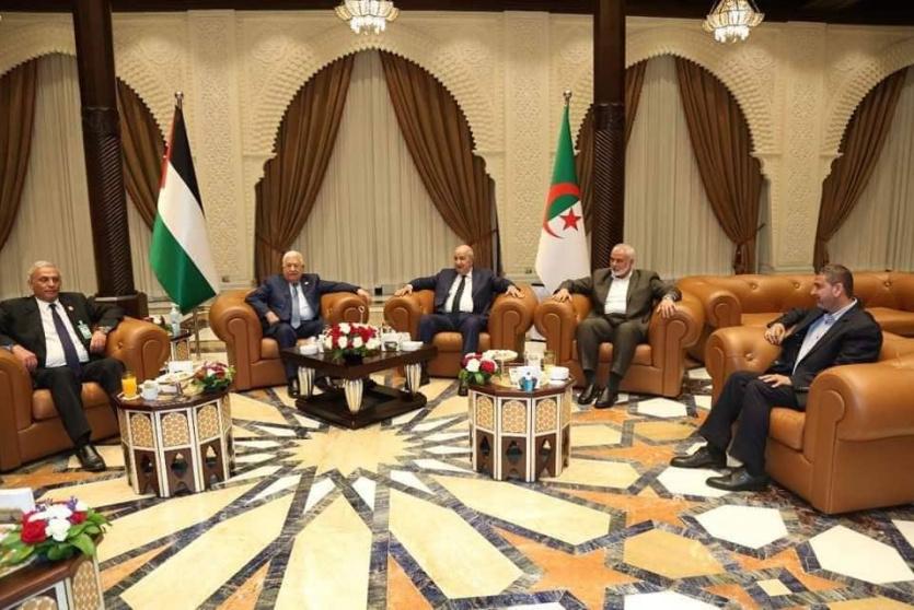 لقاءً بين الرئيس الفلسطيني محمود عباس ورئيس المكتب السياسي لحركة حماس إسماعيل هنية برعاية الرئيس الجزائري