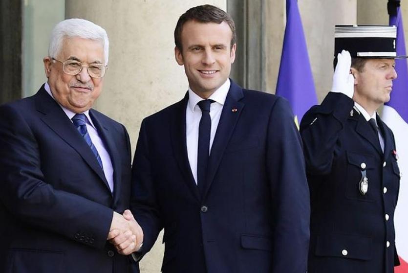 الرئيس عباس برفقة الرئيس الفرنسي مانويل ماكرون