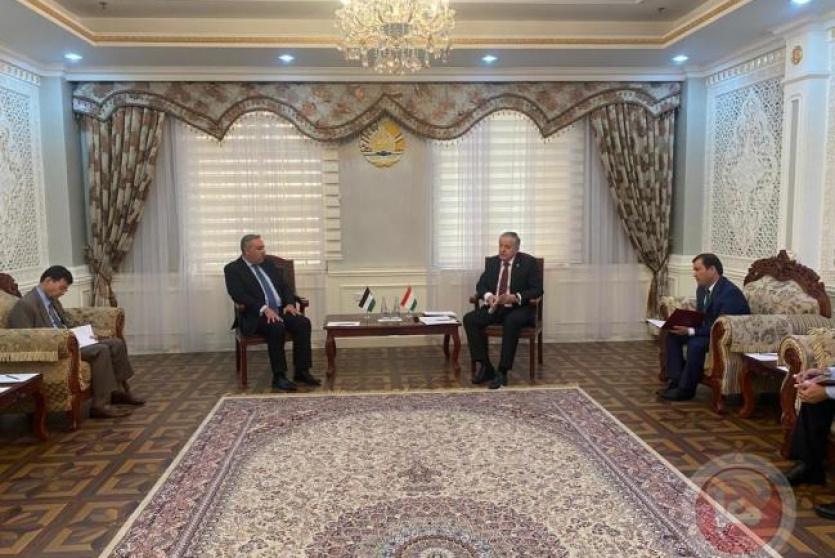 لقاء وزير خارجية جمهورية طاجاكستان سيراج الدين مهر الدين بالسفير الفلسطيني عمادالزهيري