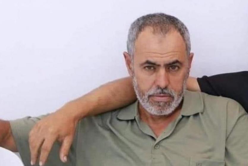 العامل الفلسطيني غسان دحبور (50 عاما) 