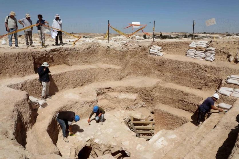  اكتشاف عقار ريفي إسلامي فاخر عمره 1200 عام
