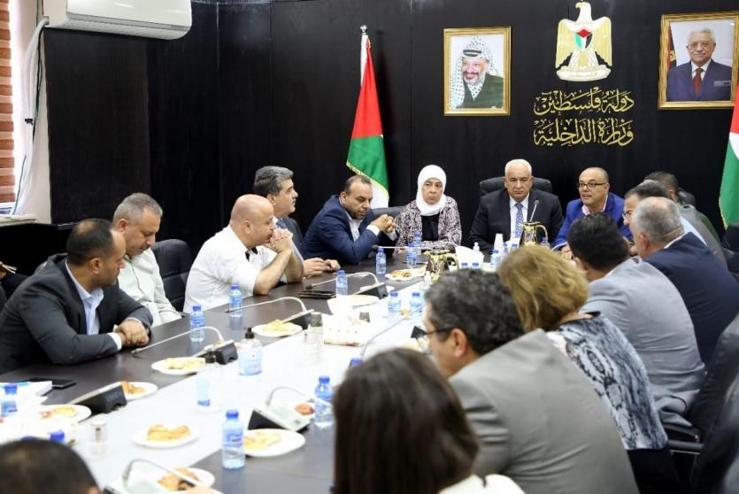اجتماع تشاوري عقدته وزارة الداخلية مع عدد من المؤسسات الثقافية العاملة في فلسطين