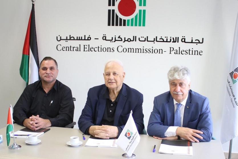جانب من توقيع مذكرة التفاهم بين وزارة التنمية ولجنة الانتخابات والاتحاد الفلسطيني العام للأشخاص ذوي الإعاقة