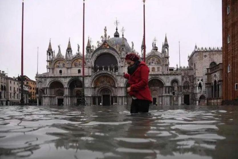 فيضانات إيطاليا 