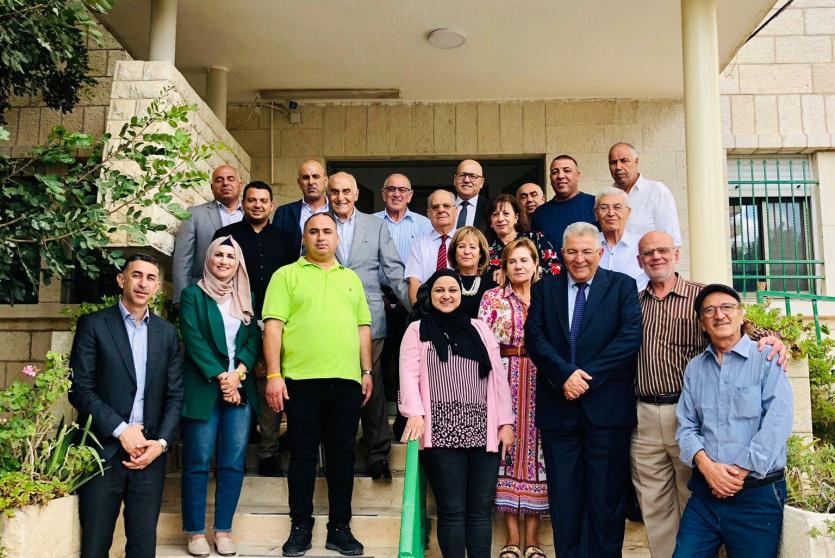 صورة جماعية بعد توقيع الاتفاقية 