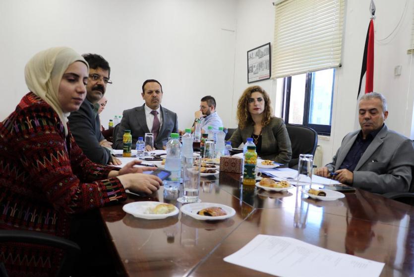 خلال الاجتماع 