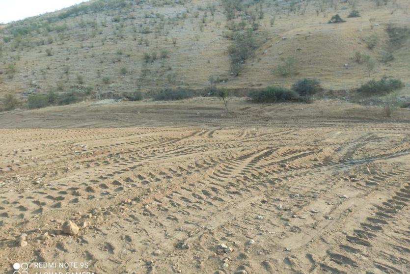 المستوطنون يواصلون تجريف أراض في وادي الفاو