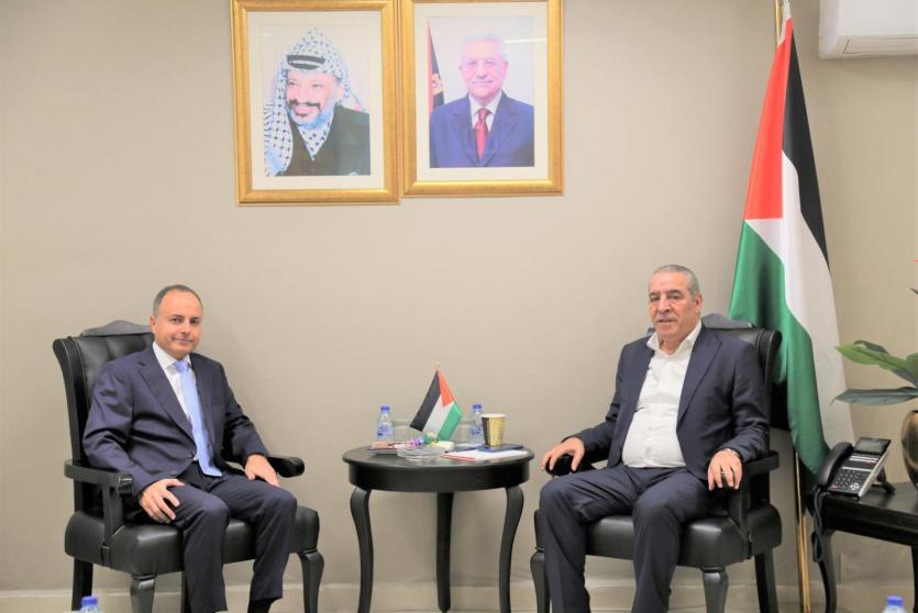 من اجتماع الشيخ مع السفير المصري