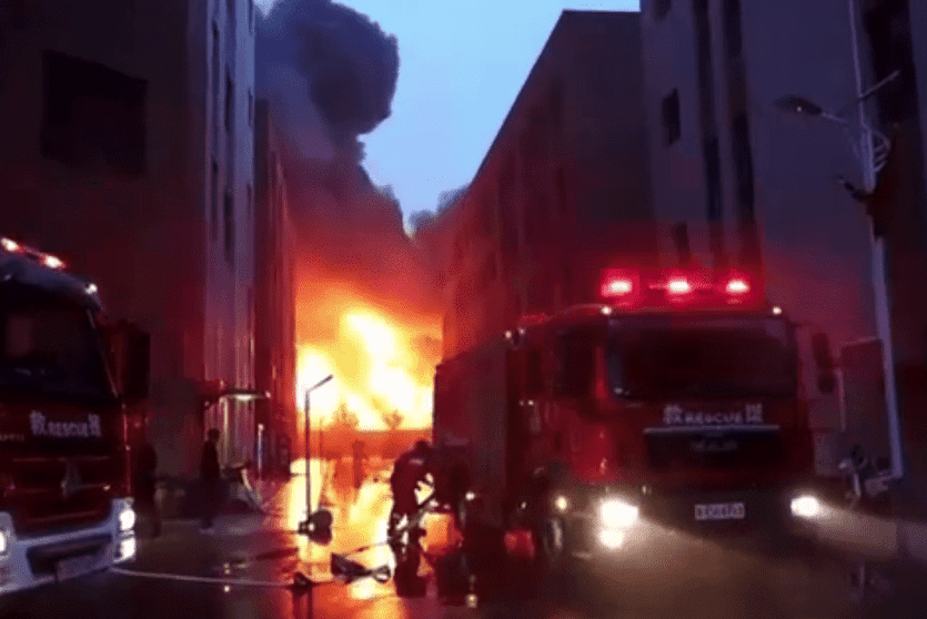 حريق في مصنع وسط الصين