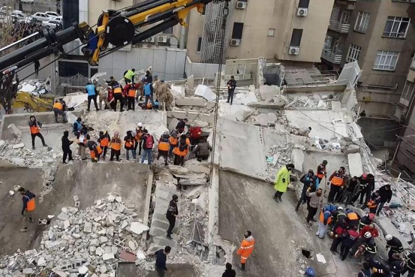 زلزال مدمر في تركيا وسوريا
