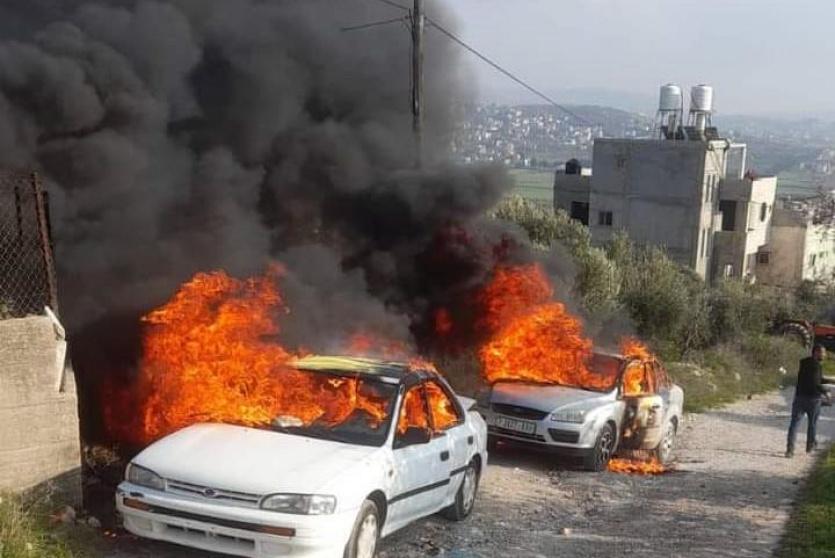 مستوطنون يحرقون مركبتين في بورين
