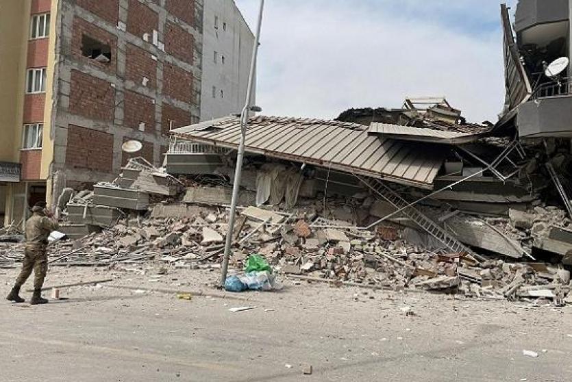 انهيار عدد من المباني إثر الزلزال في ملاطية