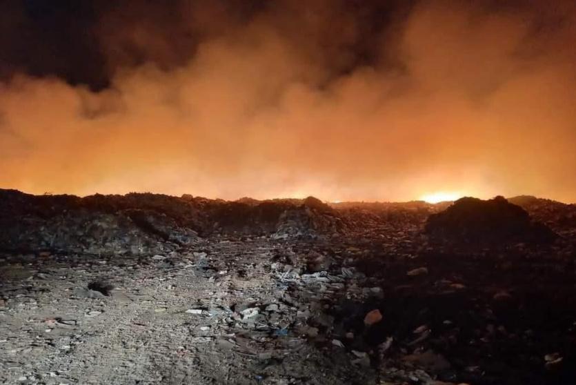 حريق مكب النفايات شرق غزة
