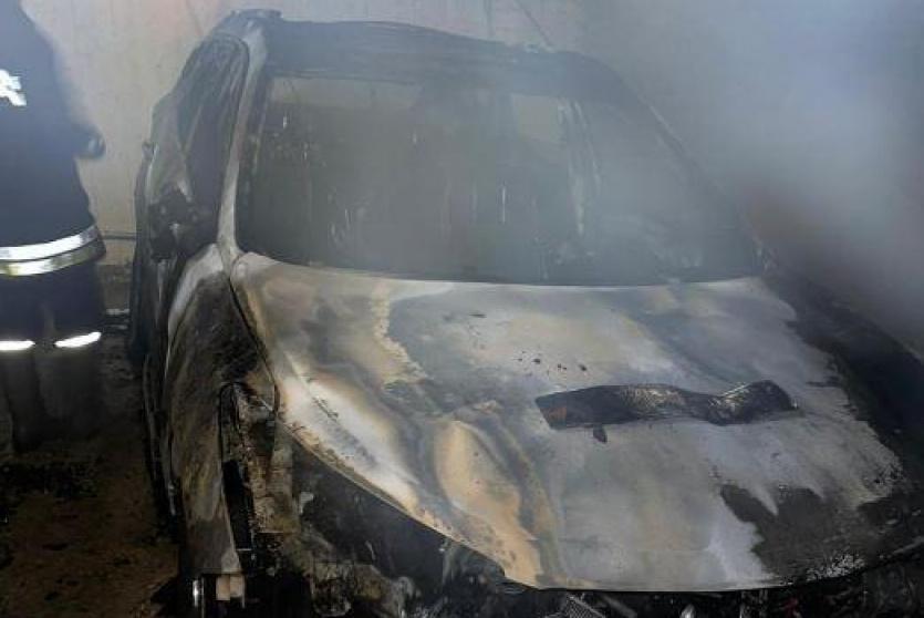 مجهولون يحرقون مركبة لعضو مجلس بلدية نابلس