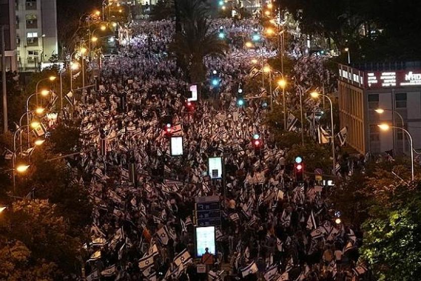عشرات الآلاف الإسرائيليين يتظاهرون ضد حكومة نتنياهو
