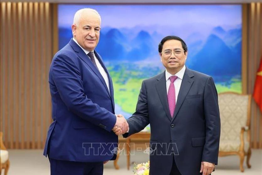 وزير الداخلية الفلسطيني يلتقي رئيس الوزراء الفيتنامي